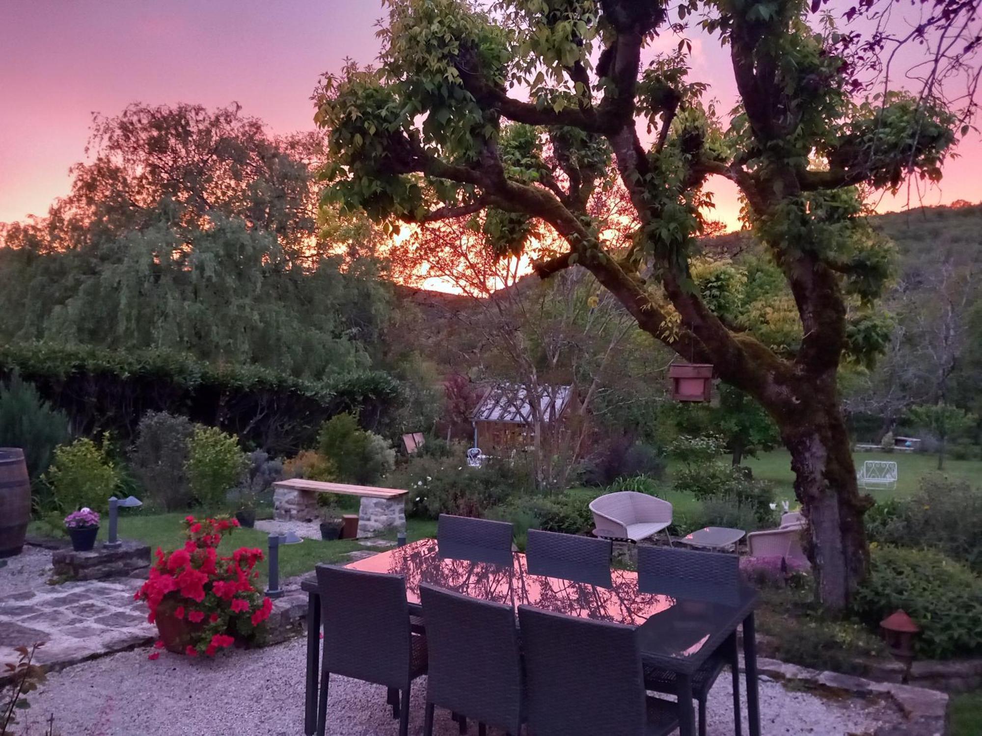 Les Trois Prunelles Saint-Pierre-Toirac Esterno foto